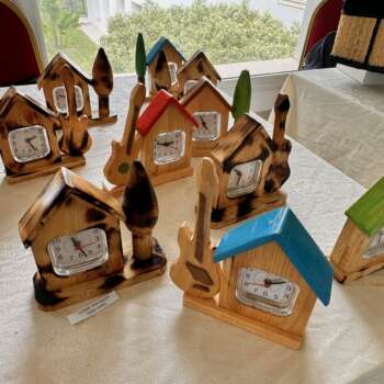 Horloge de table en bois « Maisonnette »
