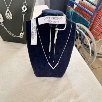 Collier fin en argent à pendentif goutte