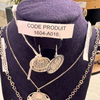 Parure collier double médaillon rond ciselé en argent