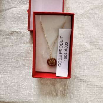 Collier à pendentif rond doré