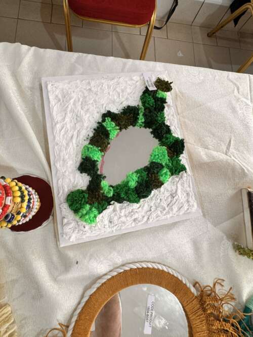 Miroir décoratif à couronne de laine
