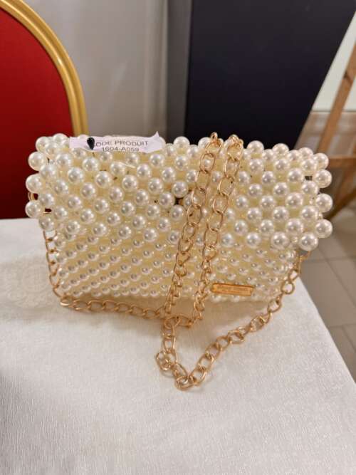 Pochette en perles nacrées