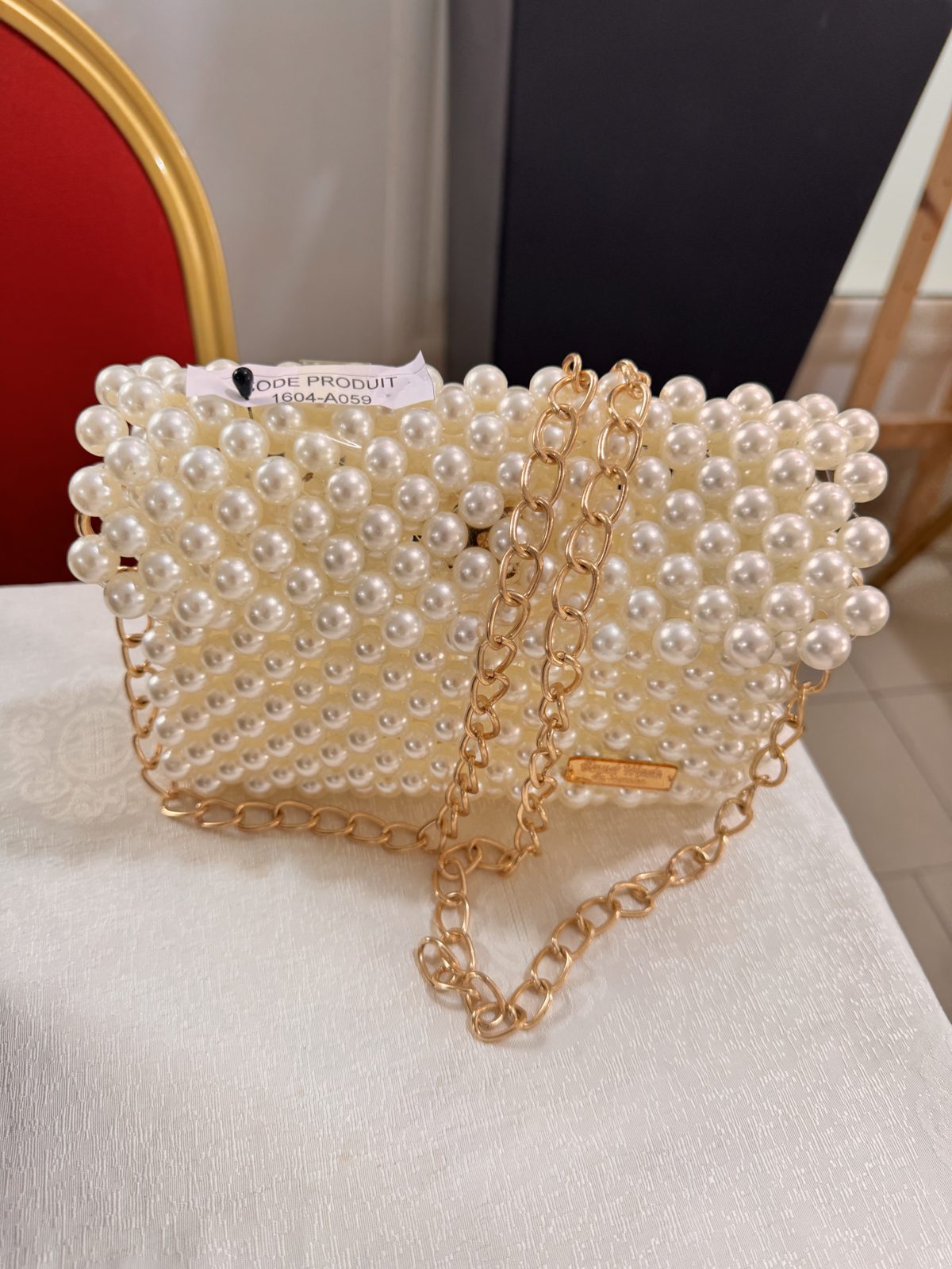 Pochette en perles nacrées