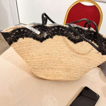 Cabas en palmier à dentelle noire