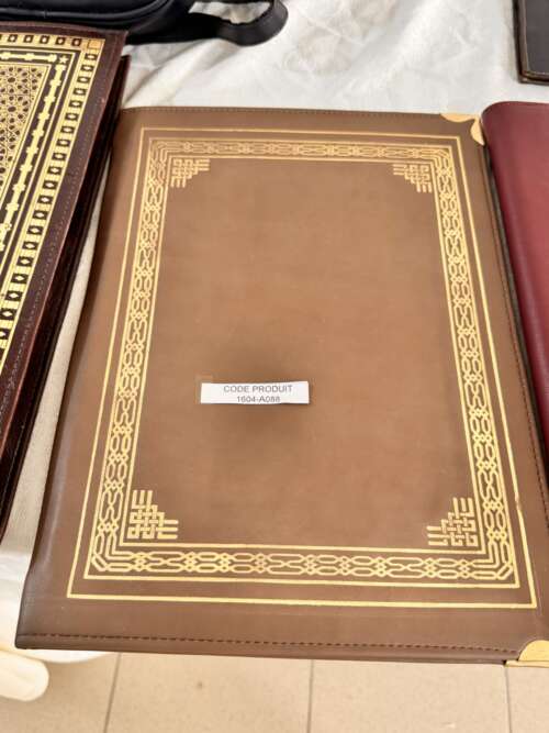 Porte-documents en cuir doré