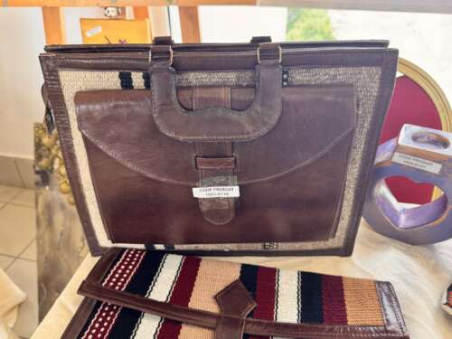 Serviette en cuir