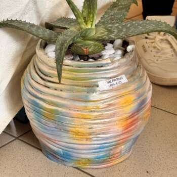 Vase en céramique multicolore