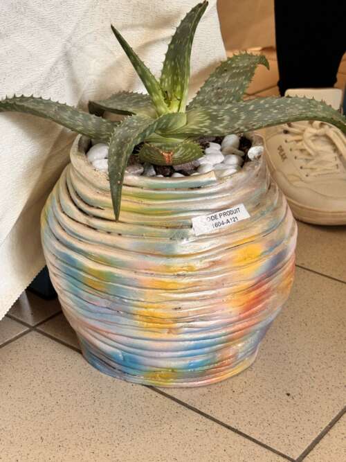 Vase en céramique multicolore