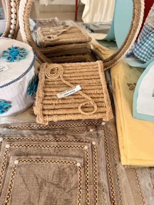 Sets de table en jute et dentelle (lot)