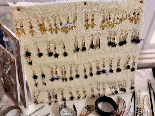 Boucles d'oreilles artisanales en graines naturelles