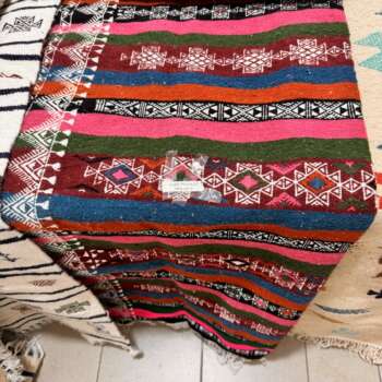 Tapis mergoum coloré