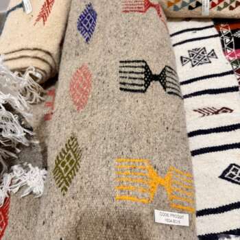 Tapis en laine à symboles berbères