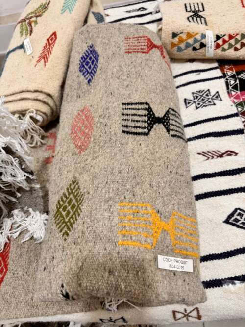 Tapis en laine à symboles berbères