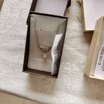 Collier argenté à pendentif