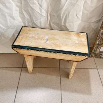 Banc décoratif en bois peint