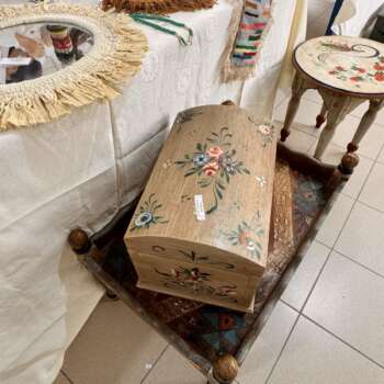 Coffret en bois peint floral
