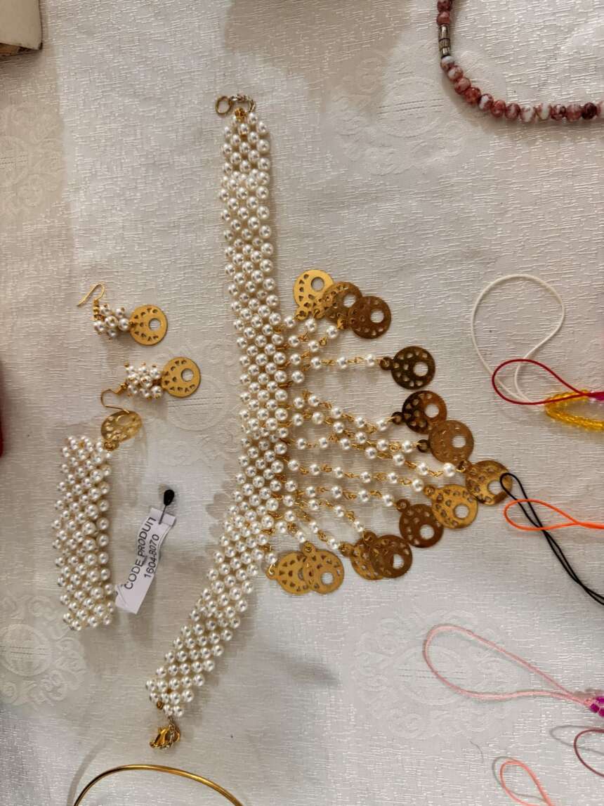 Bijoux perlés (lot)
