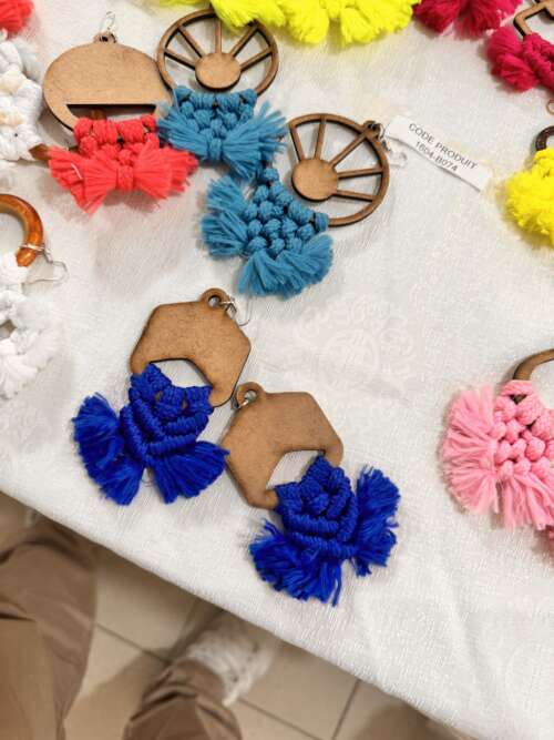 Boucles d'oreilles à pompons (assortiment)