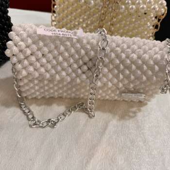 Pochette en perles nacrées