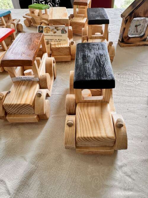 Camion jouet en bois