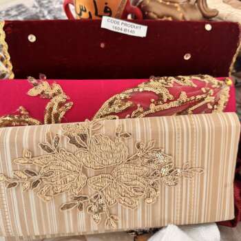 Pochette de soirée brodée à motif floral doré