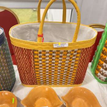 Panier tressé jaune