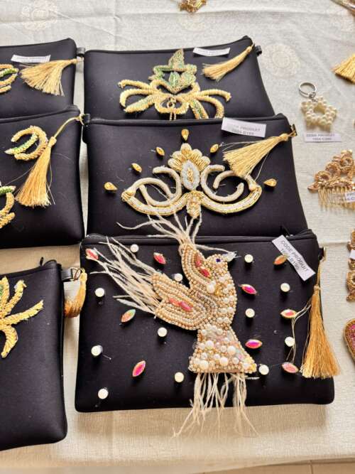 Pochette de soirée brodée motif oiseau et perles