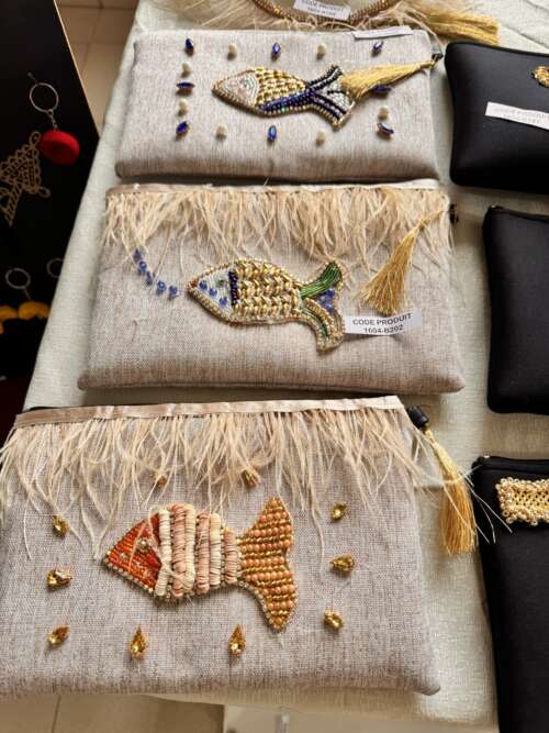 Pochette brodée motif poisson