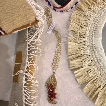 Collier long à pendentif doré