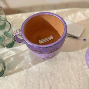 Tasse en céramique peinte