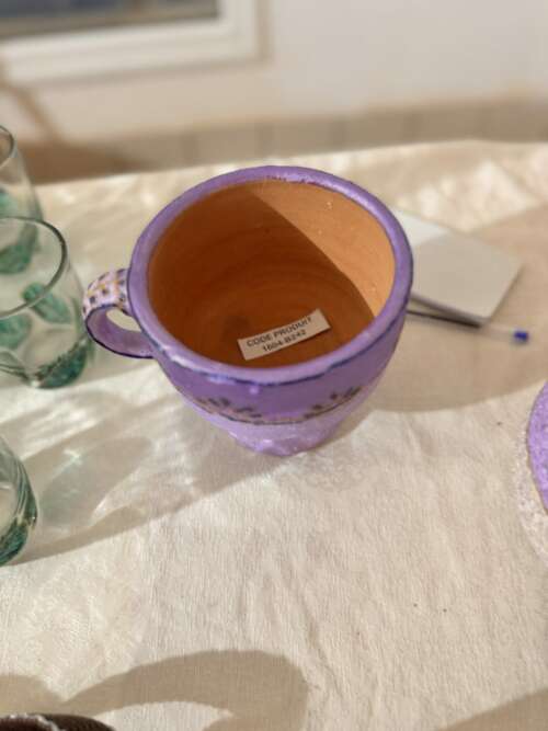 Tasse en céramique peinte