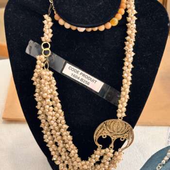 Collier multi-rangs à pendentif arbre de vie