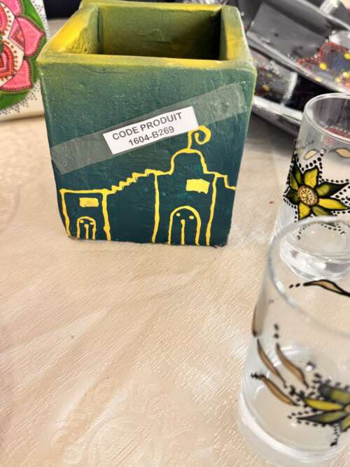 Cache-pot peint « Village »