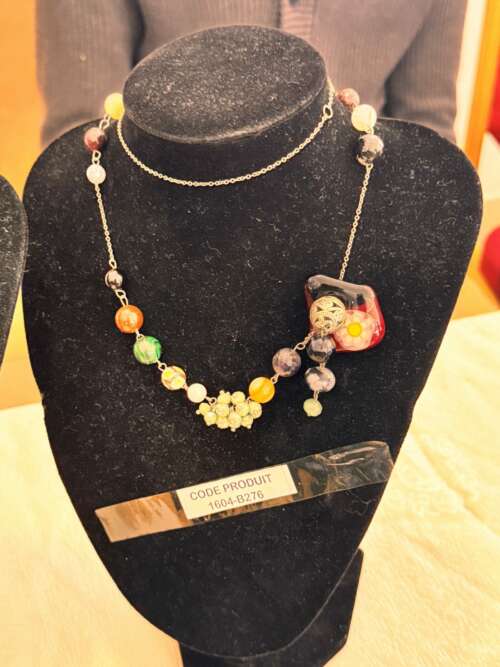 Collier fantaisie à pendentif