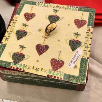Boîte décorative « Cœurs »
