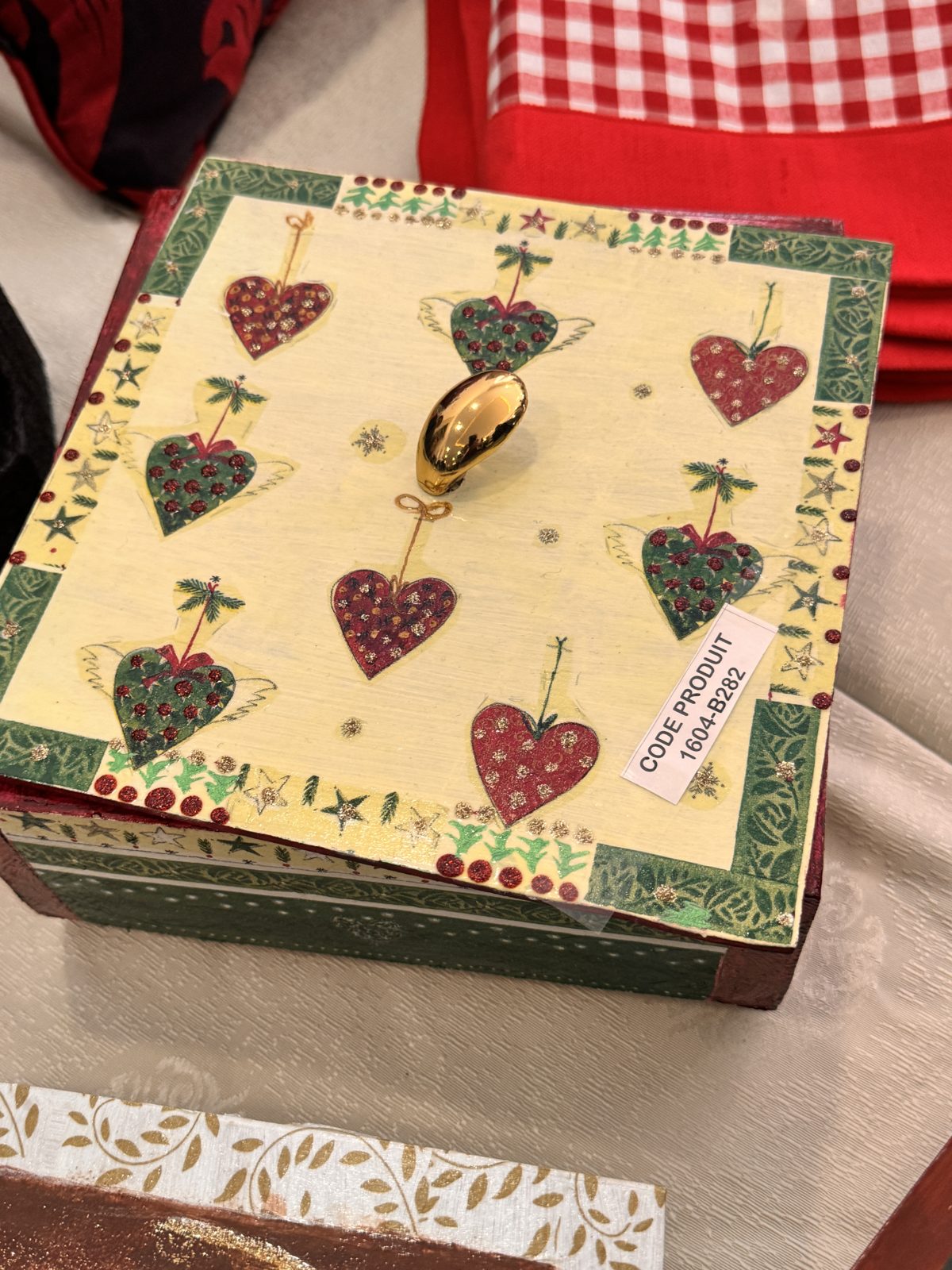 Boîte décorative « Cœurs »