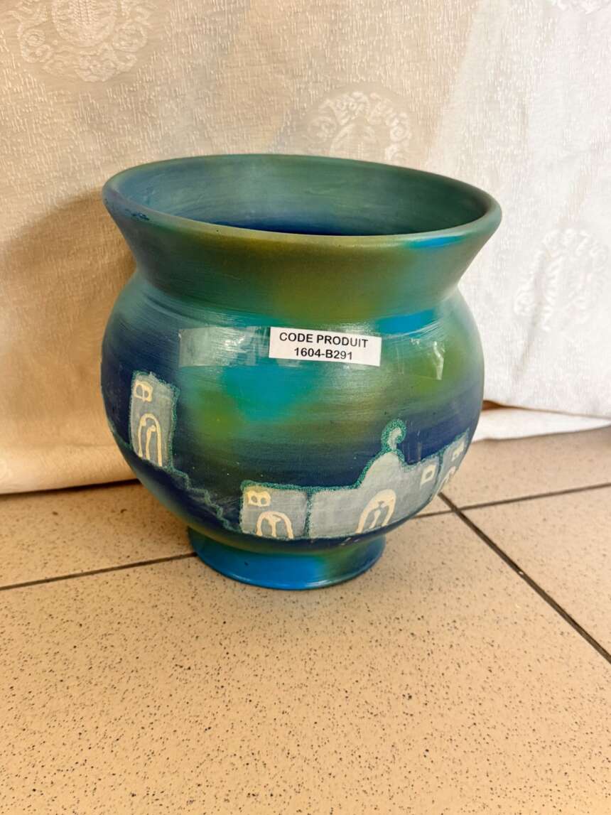 Vase en céramique peint bleu-vert