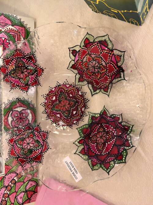 Coupelles en verre à mandalas peints (lot)