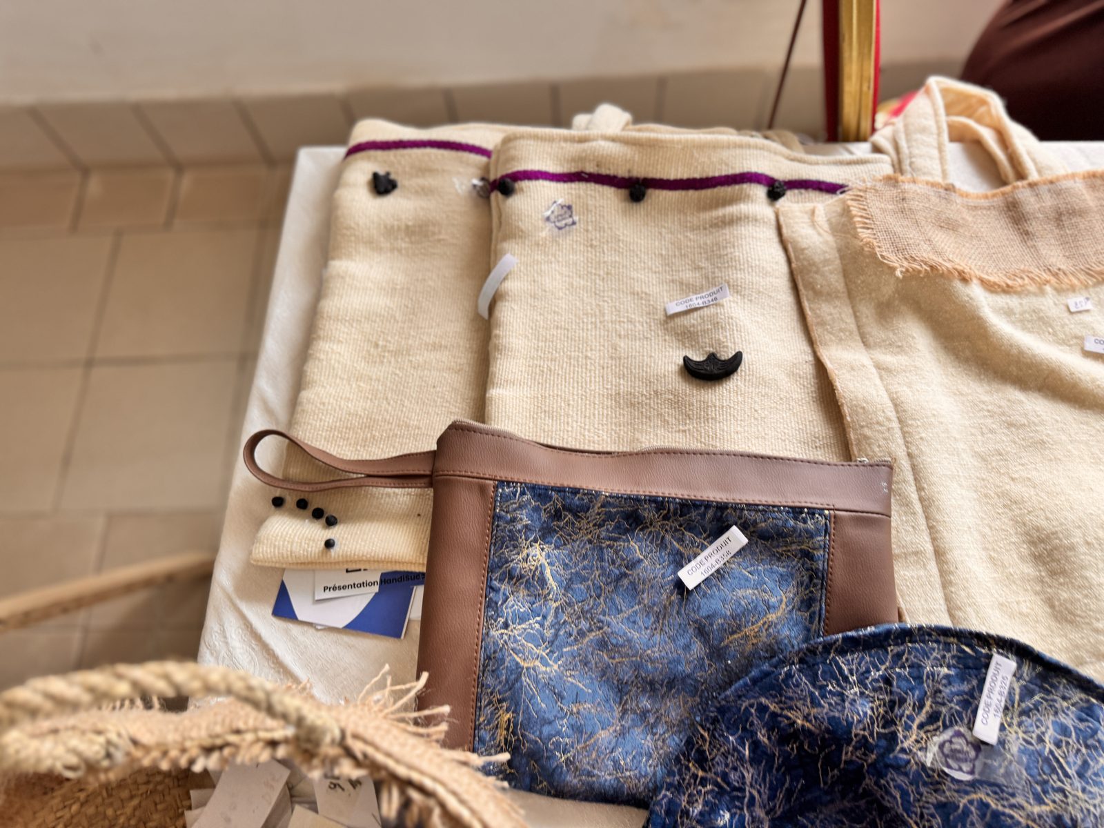 Pochette en jean et cuir - Image 2