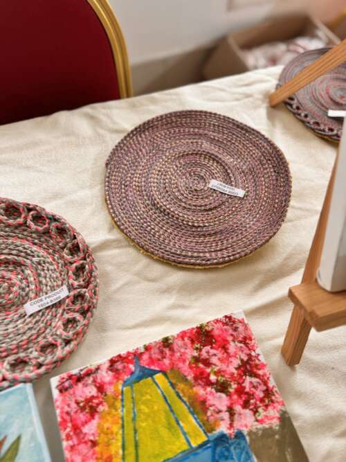Assiettes décoratives en fibres tressées (lot)