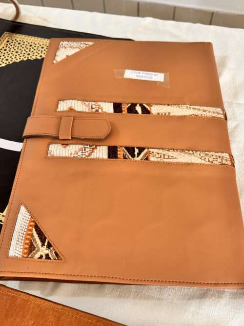 Porte-documents en cuir et kilim