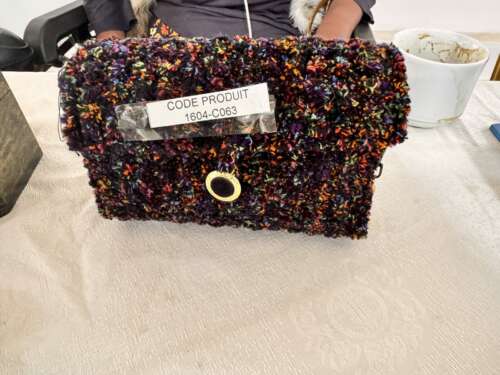 Pochette au crochet pailletée
