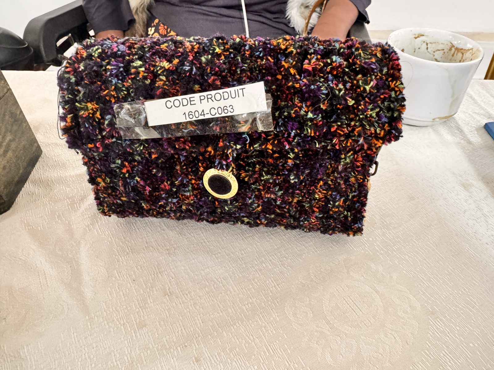 Pochette au crochet pailletée