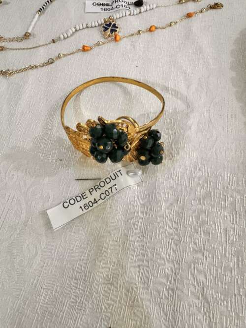 Bracelet manchette doré à perles