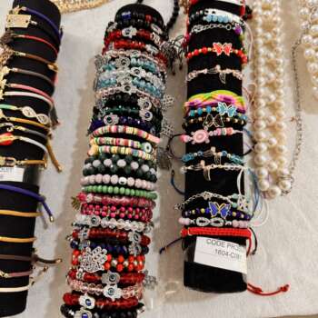 Bracelets perlés (assortiment)