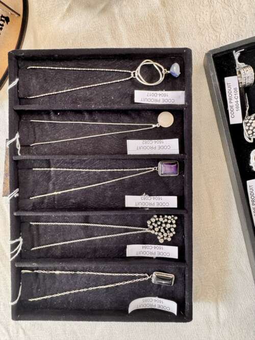 Collier en argent à pendentif goutte