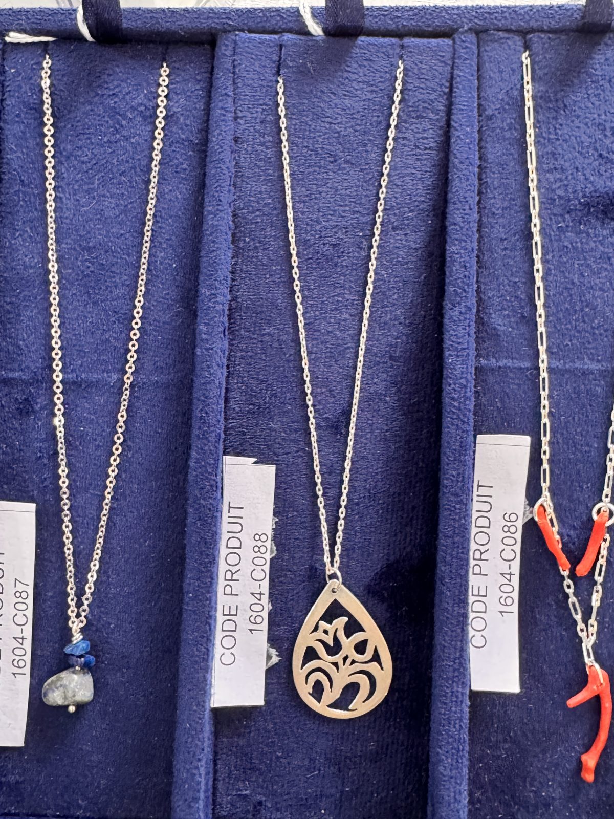 Collier en argent à médaillon rond diffuseur ajouré - Image 2