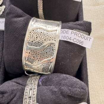 Bracelet manchette large ajouré motif vague en argent