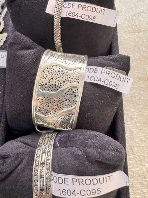 Bracelet manchette large ajouré motif vague en argent