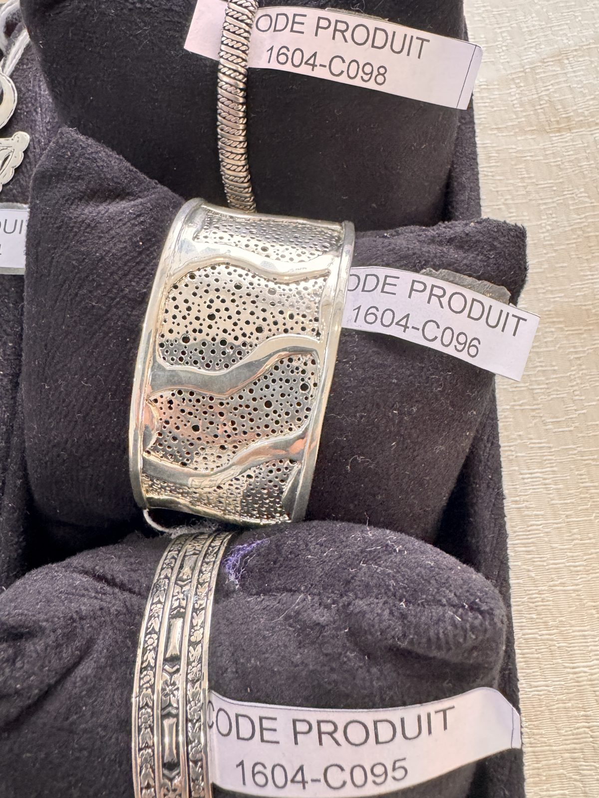 Bracelet manchette large ajouré motif vague en argent